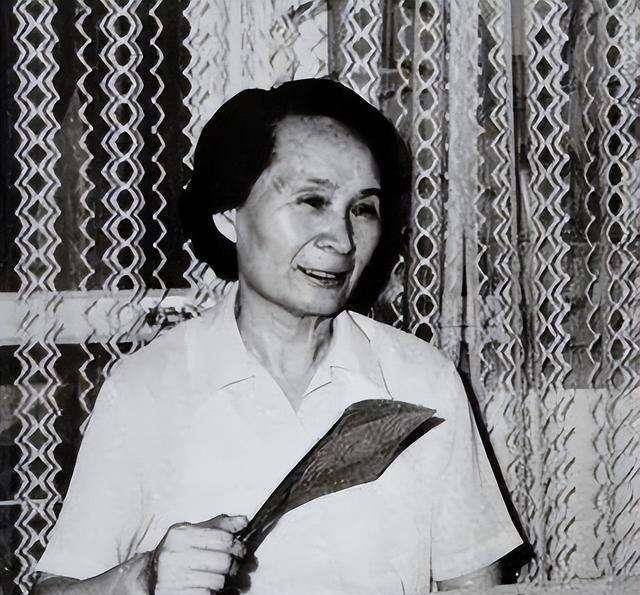 原创1967年溥仪病逝后妻子李淑贤为独吞遗产和其助手打10年的官司