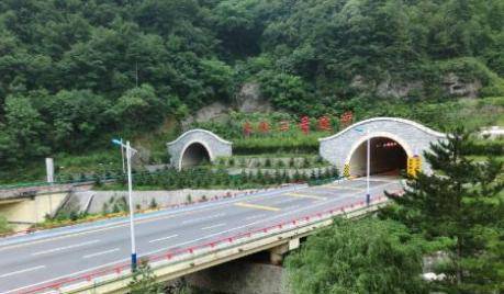 原创中国又创奇迹长达98公里的隧道每月挖百米造福一方