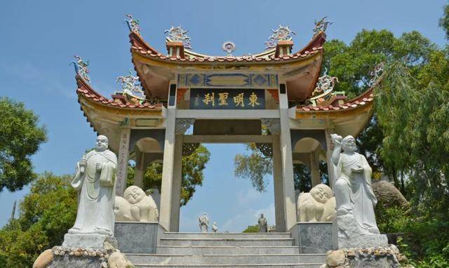 原创全国海拔最低的寺庙与大海近在咫尺台风巨浪不能侵袭