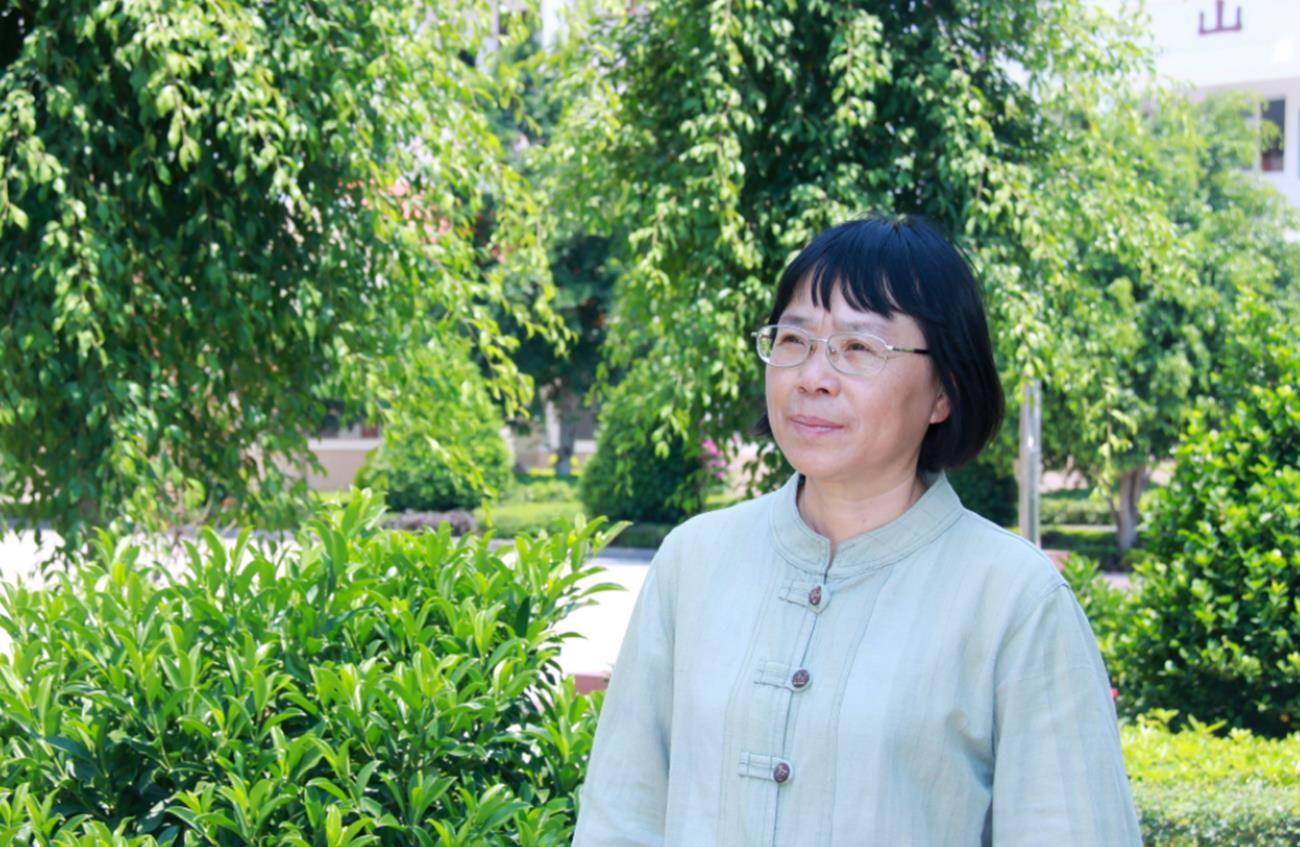 时代楷模张桂梅:大山里的擎灯者!燃烧的是生命,照亮的也是生命_华坪县