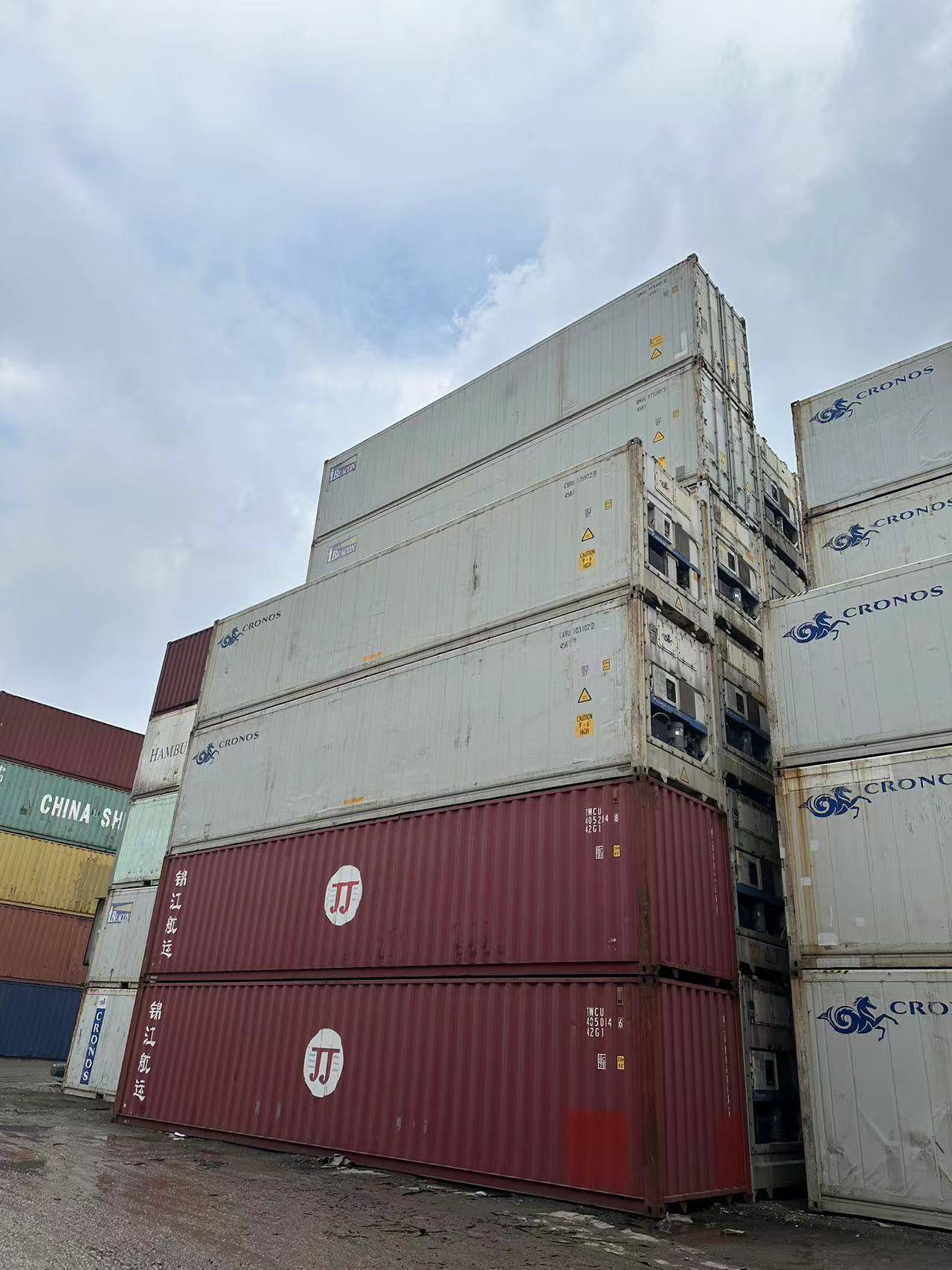 冷冻集装箱出租可控温度范围零下-25℃~ 25℃,它可以用于海运出口