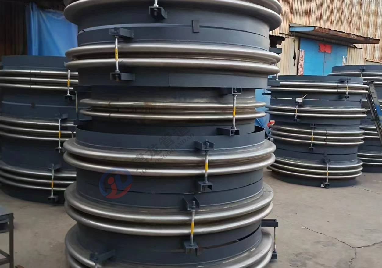 金属补偿器/金属膨胀节在特定情况下需要加装导流板