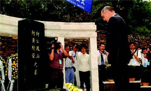 到底有过多少,何凤山自己都记不清楚了.