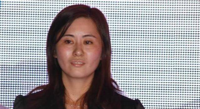 她40岁守寡,后将70亿变成285亿,丈夫临终遗言:你重任在肩_魏东_陈金霞