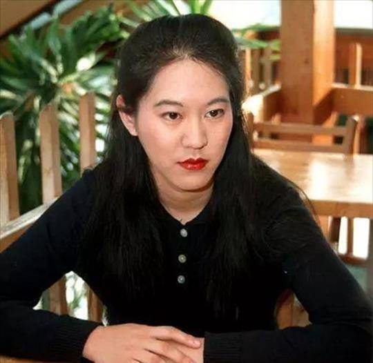 原创美国华裔作家张纯如葬礼曾为30万冤魂奔命父母白发人送黑发人