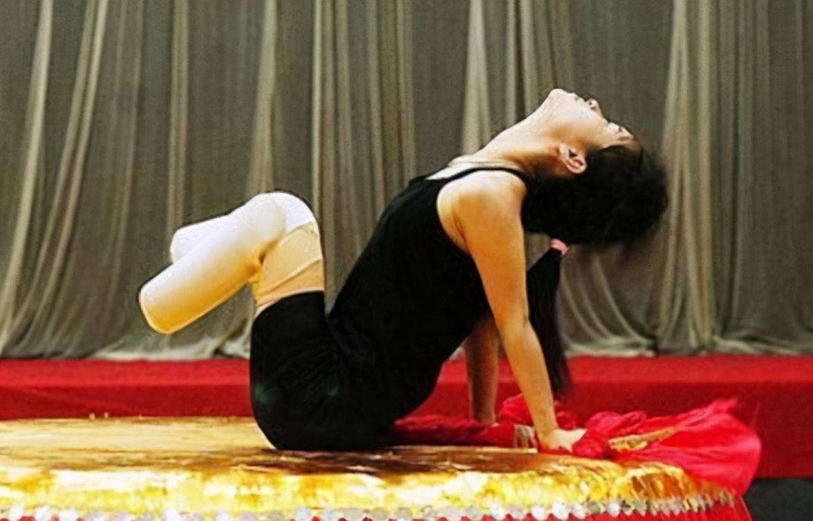 舞蹈老师廖智被活埋30小时后获救丈夫因她双腿截肢狠心离去