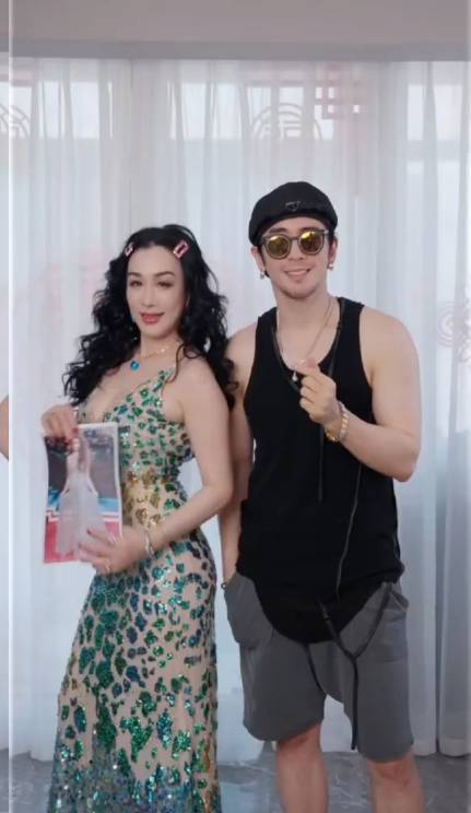 张伦硕为老婆钟丽缇化妆!二人亲密合影笑容灿烂-搜狐大视野-搜狐新闻