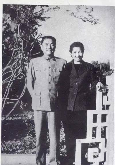 原创1940年陶铸任中央军委秘书长总政治部秘书长