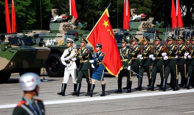 这支部队从三军抽调精英士兵,人数仅有6000多人,隶属中央军委_军队_我