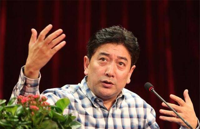 白岩松节目中直言我从不巴结领导台长办公室我只去过4次