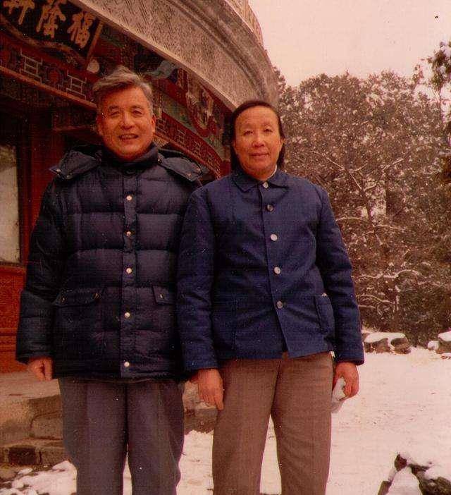 女儿小学毕业到内蒙当知青,目前在美国工作_邓志典_邓志平_许鹿希