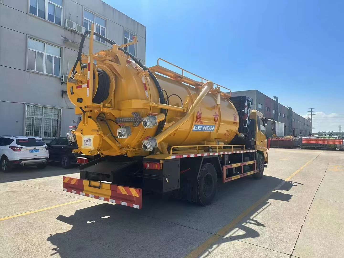 新疆东风天锦康机230马力清洗吸污一体罐运输车_搜狐汽车_搜狐网