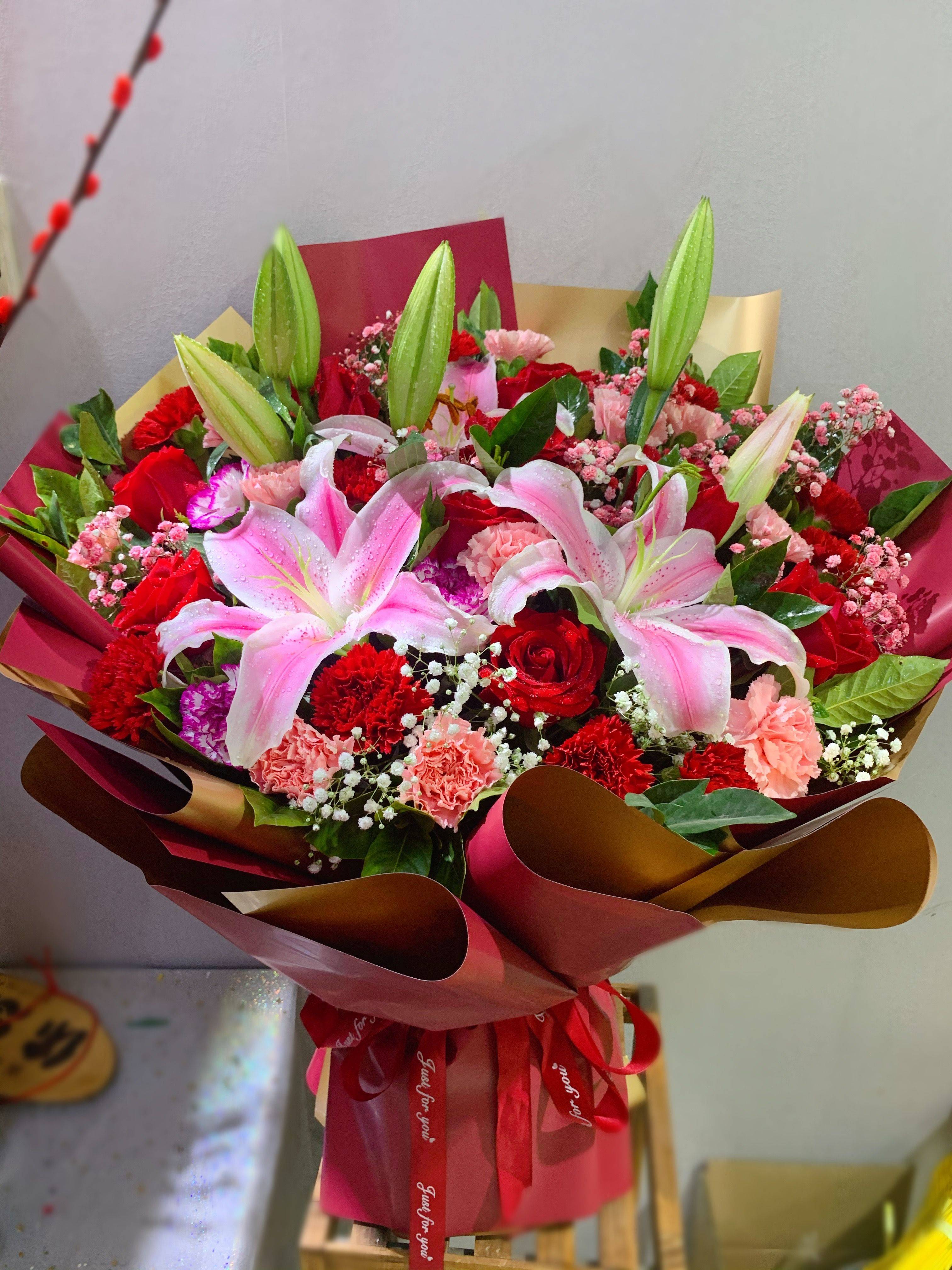 母亲八十大寿,我找借口故意迟到,见到家人后,我暗自庆幸