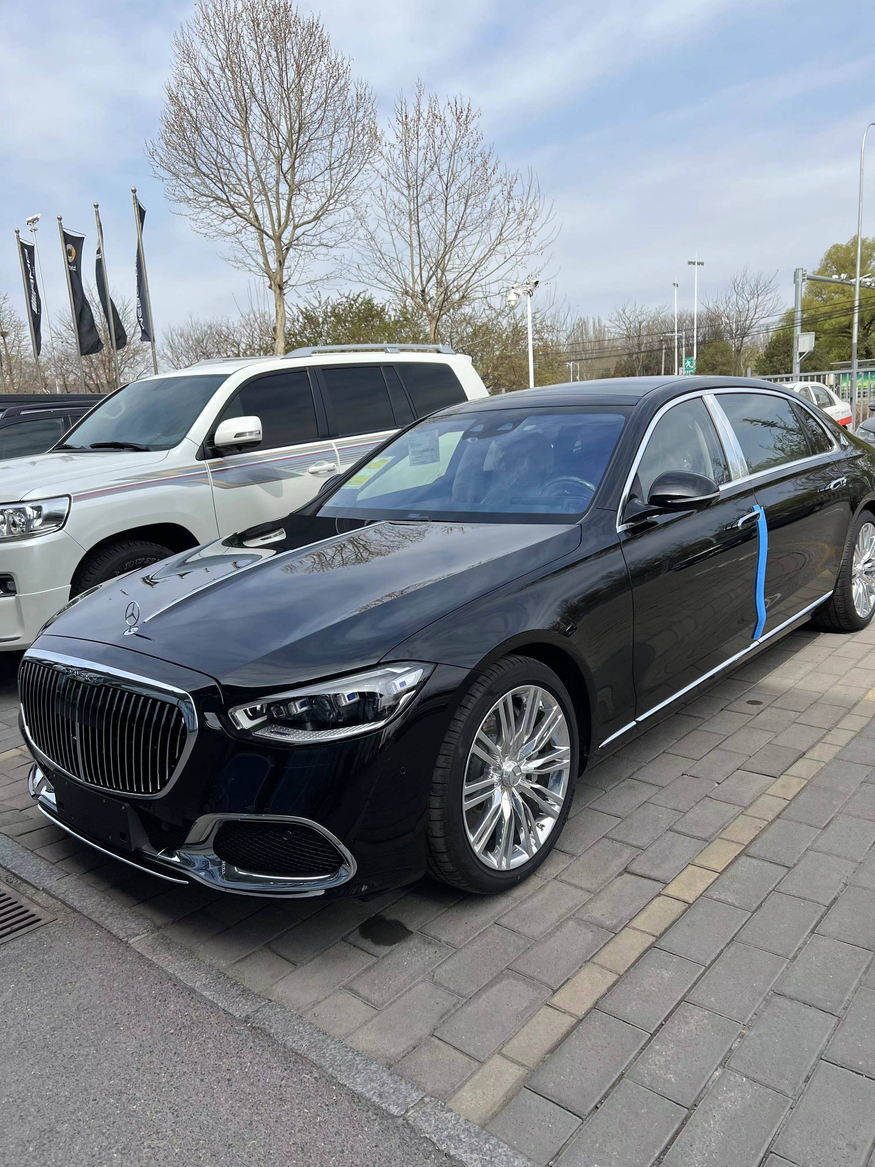 为自己寻找一个享受阳光的理由 2024款奔驰迈巴赫s580_搜狐汽车_搜狐