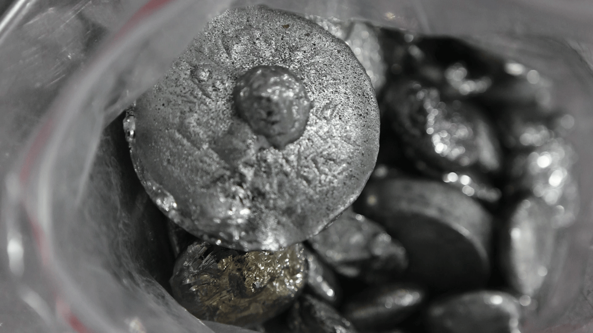 锗废料是指在生产或使用过程中产生的含锗的废弃物,比如锗晶片,锗锭