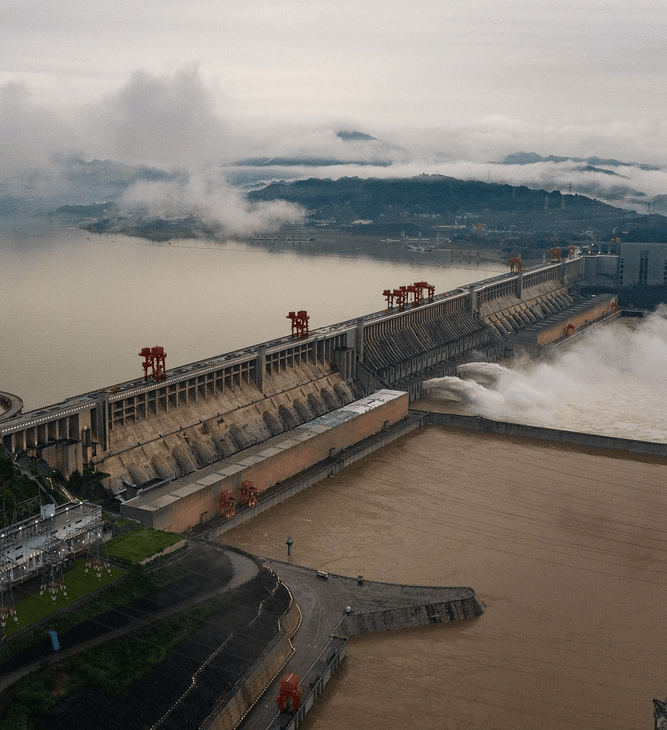 多点锚固聚乙烯防腐板在水库大坝的应用优势