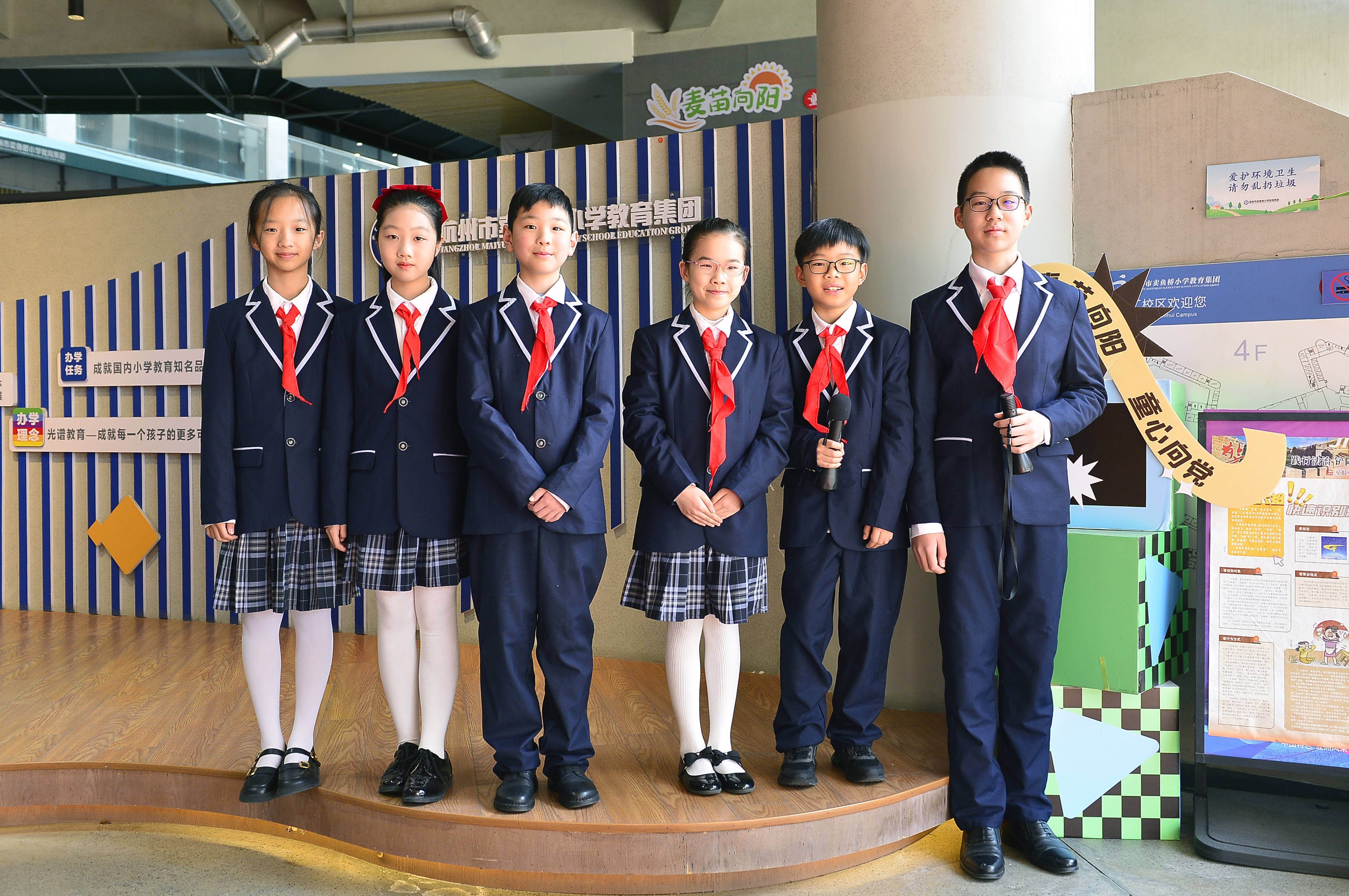 正是江南好风景群贤雅至话教育加拿大高贵林市教育代表团来校访问交流