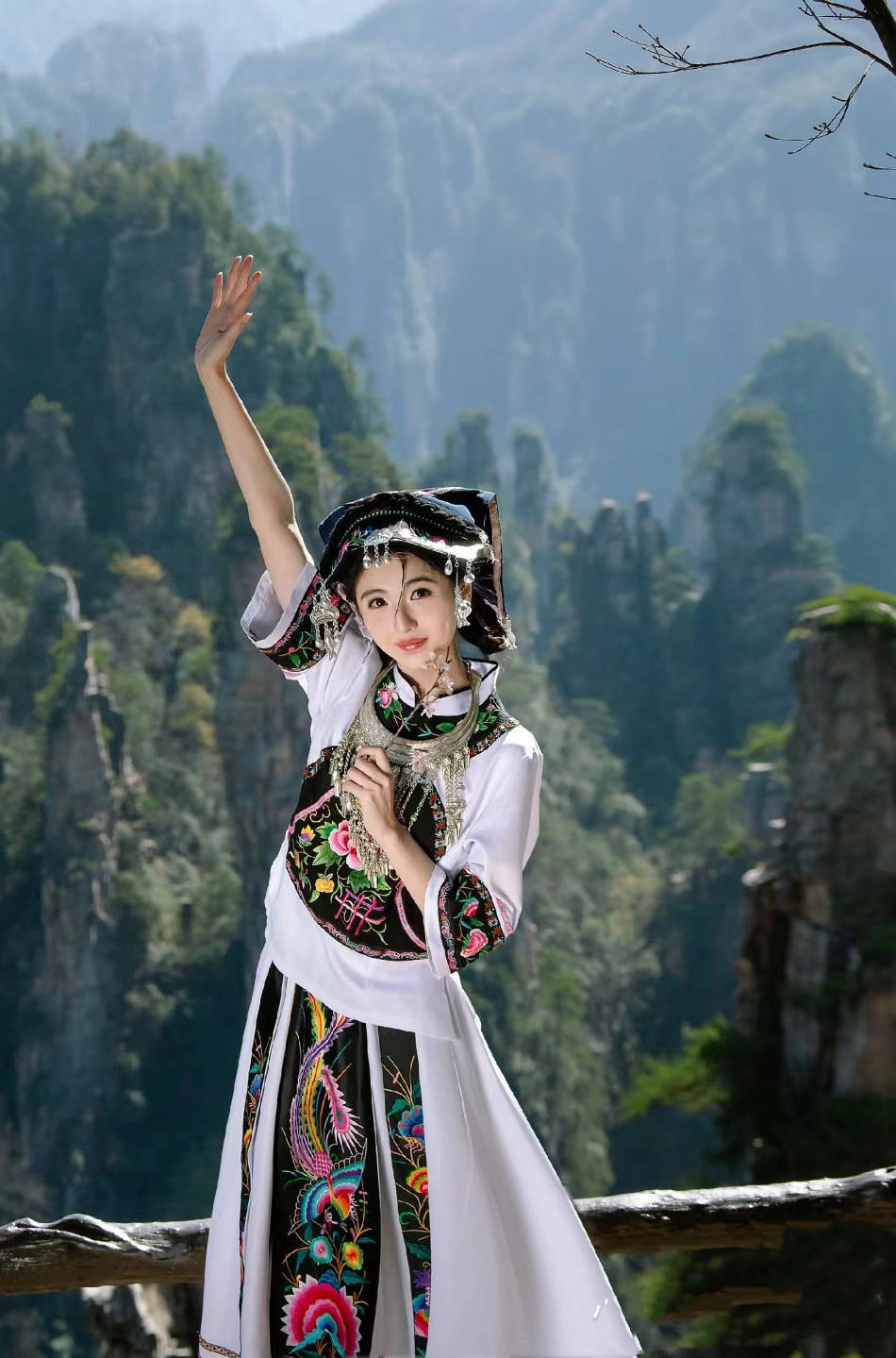 张家界五天四晚报团旅游安排张家界五天四晚旅游一般预算多少钱