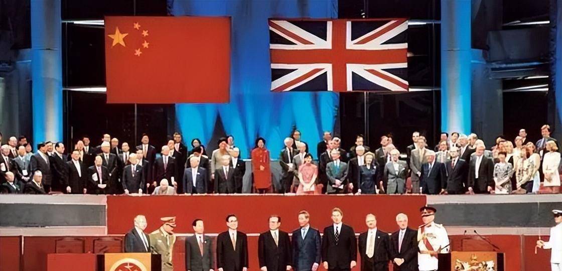 香港回归当夜,英国在交接仪式上阴招频出,中方人员如何化解危机_中国_