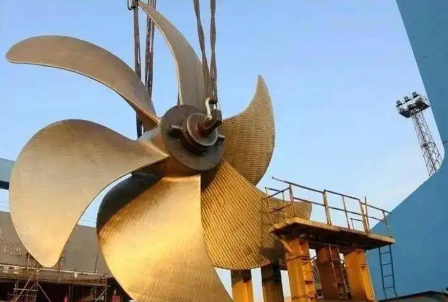 80年代052型驱逐舰桨叶漏油,瑞典商不认错,金矛将军:拿黑板来_螺旋桨