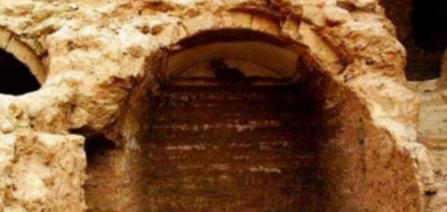 原创2000年河南千年古刹挖出神秘地宫打开发现一位高僧枯坐其中