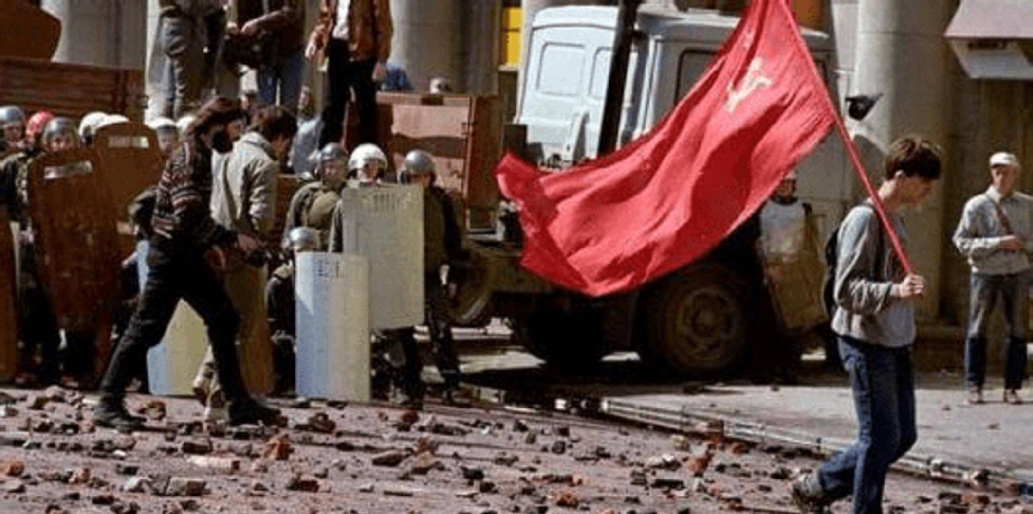 原创烈酒与矿泉水戈尔巴乔夫背叛了苏联谁又背叛了戈尔巴乔夫