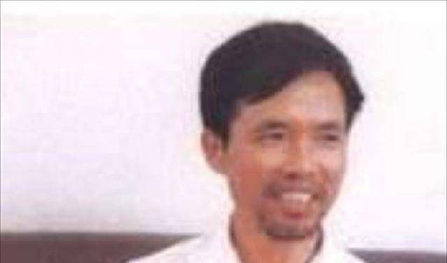 正是因为其一度的低调风格,黎东明走进这家云南的奢侈品专售店后,穿着