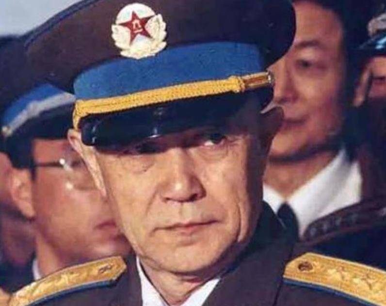 他找来了一位酒量很好,对酒精完全免疫的大校军官,对他说:"祖国需要你