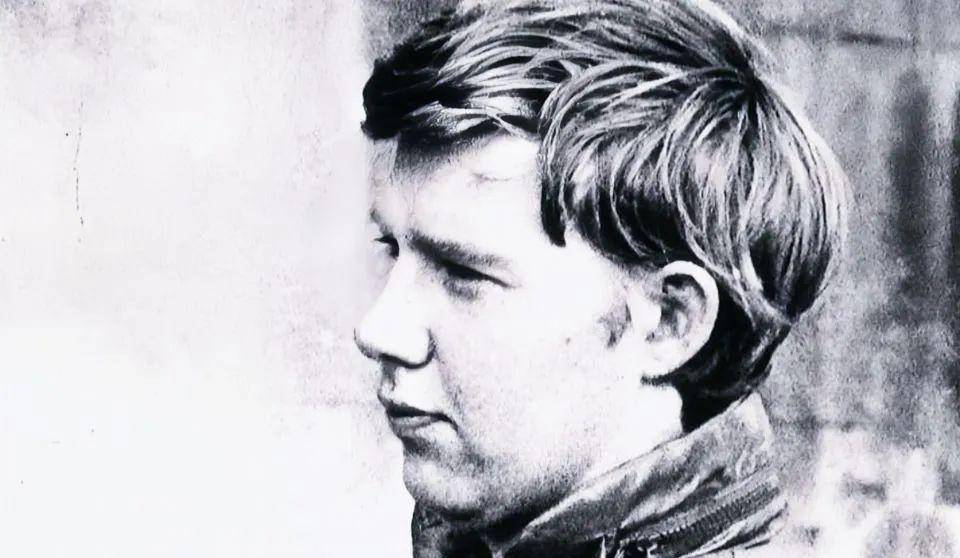 原创一年两次遇刺两名17岁的少年为什么要向英国女王开枪