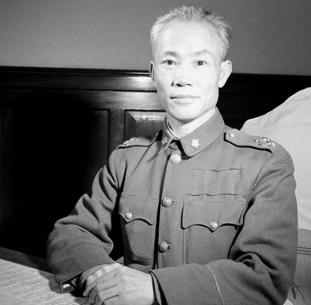 陈诚黄维深受儒家思想影响,在政治上,军事上总是唯书本论,与他共事的