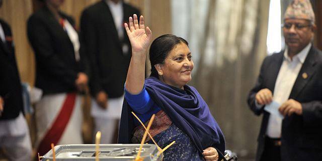 班达里让有关部门发布了新地图,把里普列克地区被印度实际控制的卜种