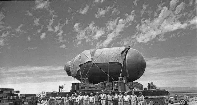 但是到1953年时,美国已经拥有了1000多枚核弹