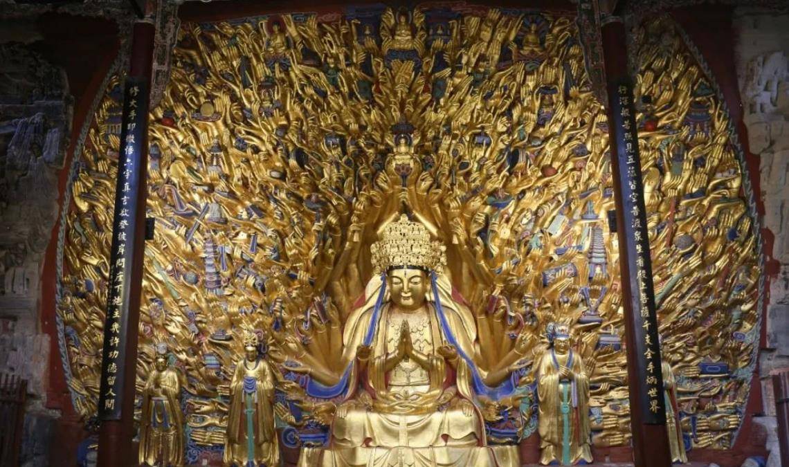 原创2011年重庆工人修复800年前观音像无意触发机关发现意外惊喜