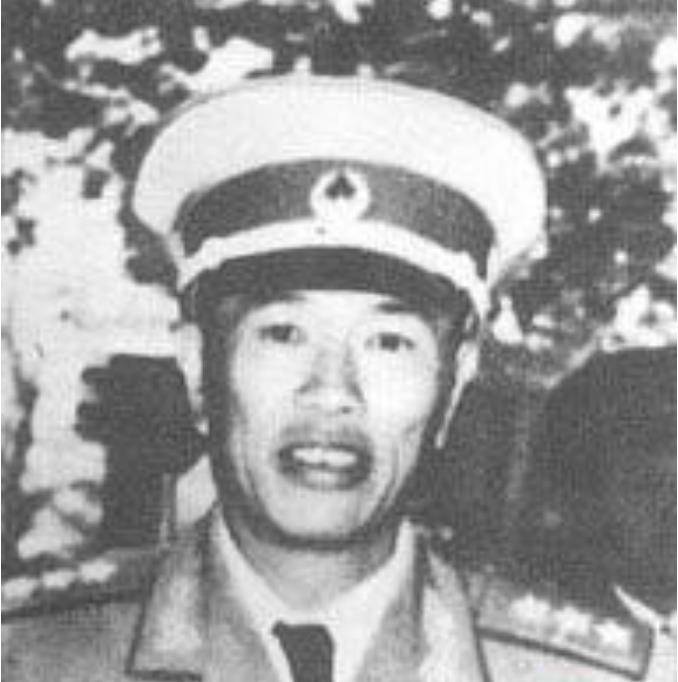 1949年一名小战士看报后给邓华写信邓华司令你是我爸爸吗