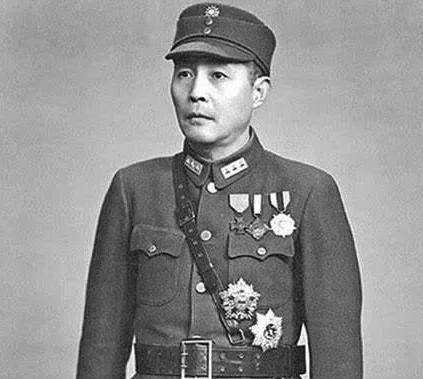 1945年10月12日,钱大钧将姜公美的宪兵队缴械,同时以"贪污腐败"的罪名