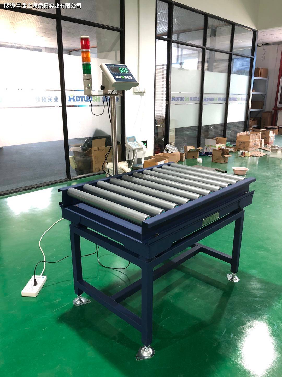 高精度动力滚筒称重机_设备_物料_进行