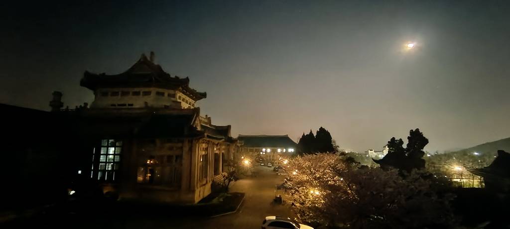 农历16的武汉大学康海珞珈