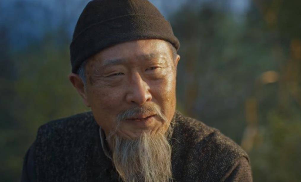 原创1951年八旬老汉挖开儿子坟墓取出资料上交21件列为国家级文物