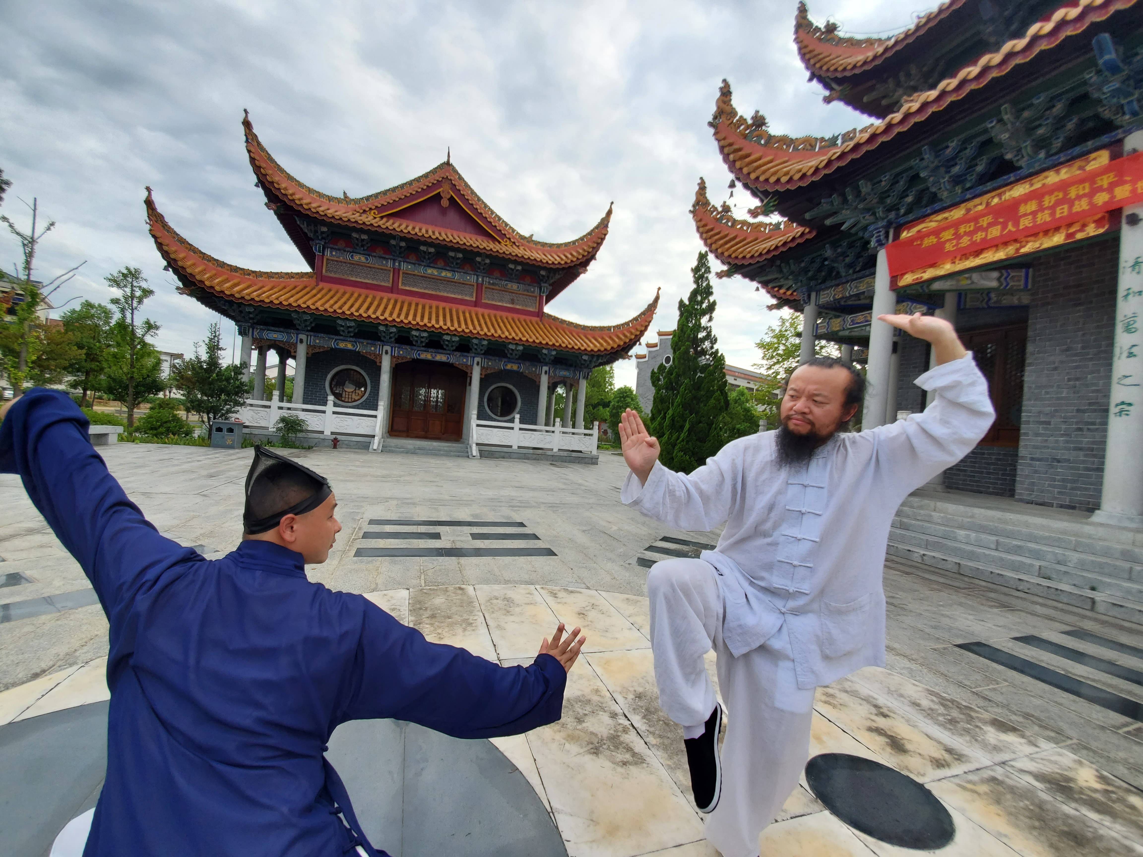 无量子会武术吗,或许是一名隐藏于民间的高手