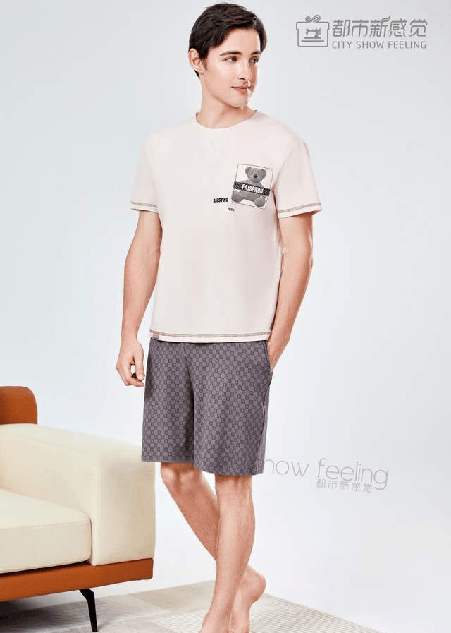 姐妹们可以放心大胆地挑选含粘胶纤维的衣物