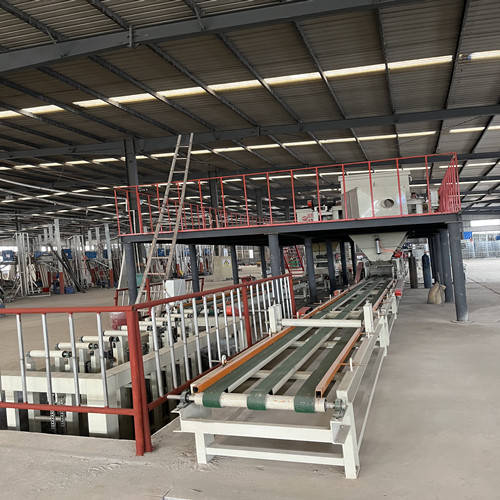 外墙保温一体板设备优势介绍