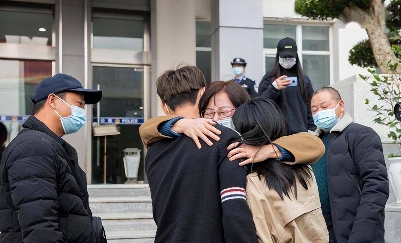 为了能够重新开启新生活,田琼英选择了再婚.