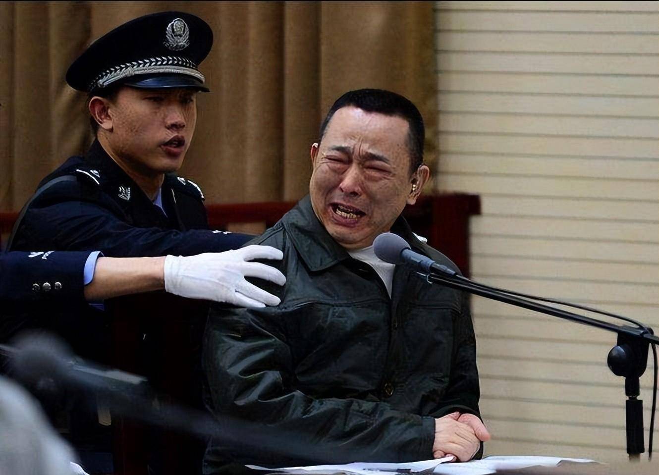 原创9年前刘汉被捕后曾大声叫嚣你们湖北办不了我的案子