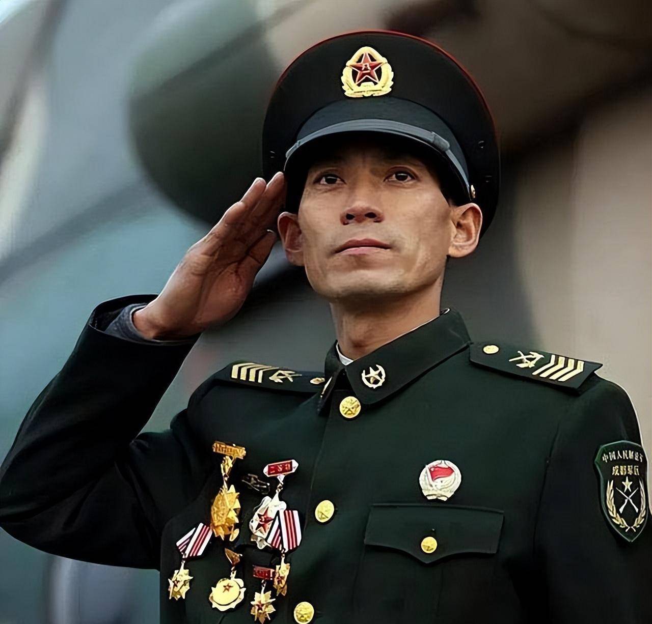 原创兵王芮银超曾拒40万年薪的工作部队为留他两改士官编制