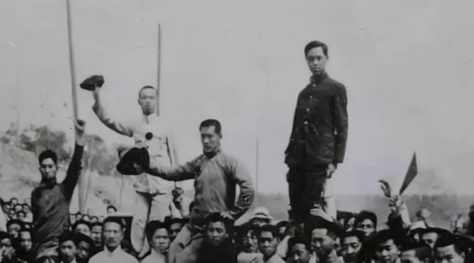 邓中夏狱中与妻子相见不相认一句话震撼世人39岁血洒雨花台