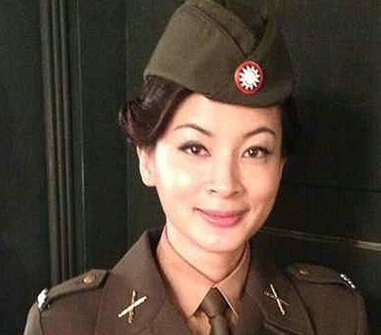 老妈子美妇身份切换,当面都认不出是一人_钮梅波_特务_上海滩