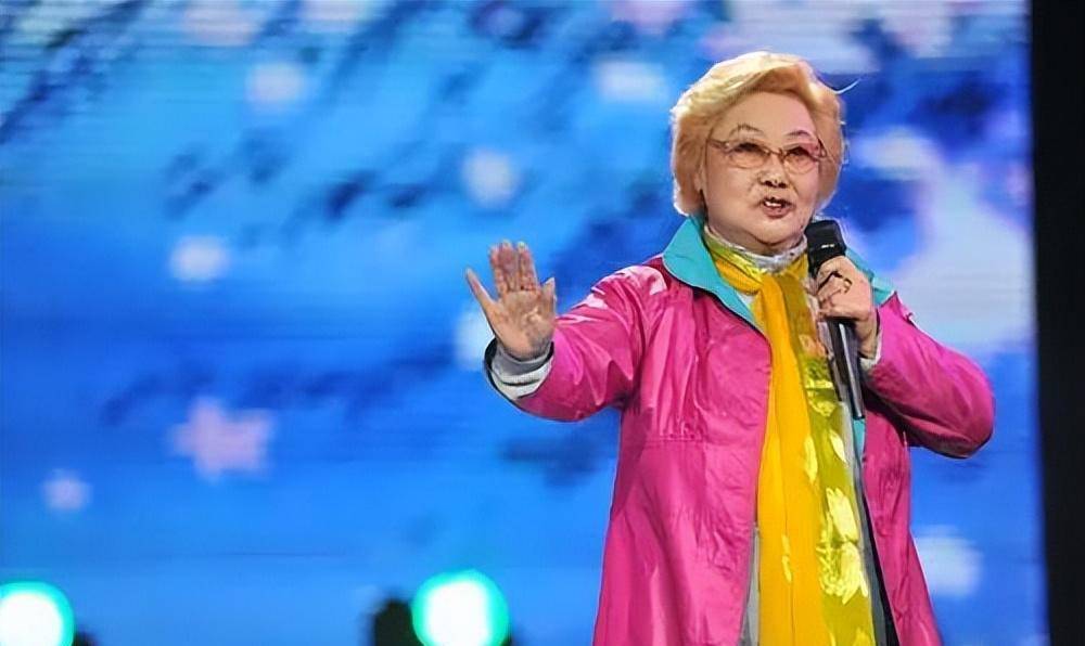 母亲和丈夫的前后离世,对郭兰英的打击很大.