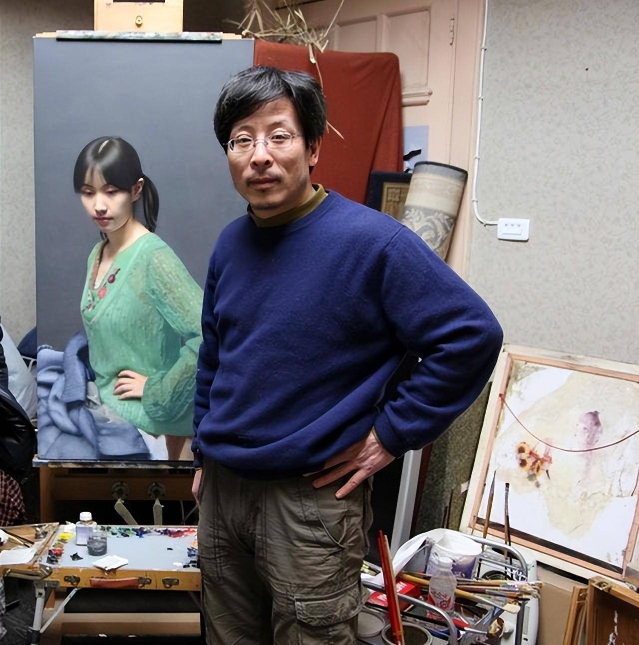 起初,很多人对冷军的认识并不不是来自那副《关于网的设计》,大多数人