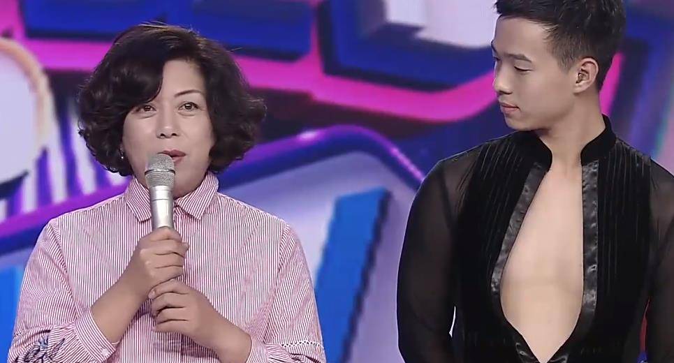 黑龙江妈妈捡"聋哑弃婴",22年培养他成舞蹈冠军,生母却来夺子_赵丹