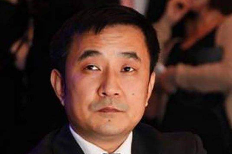 王永红公司破产丝毫不慌套61亿携女明星出逃亲爹去世都不回